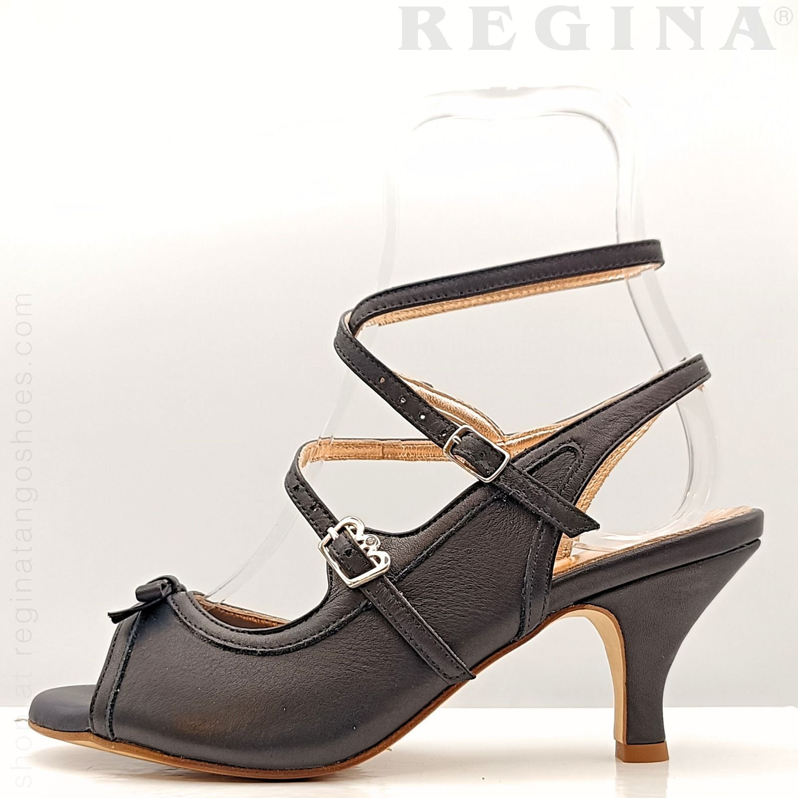 Pigalle bow 03 training